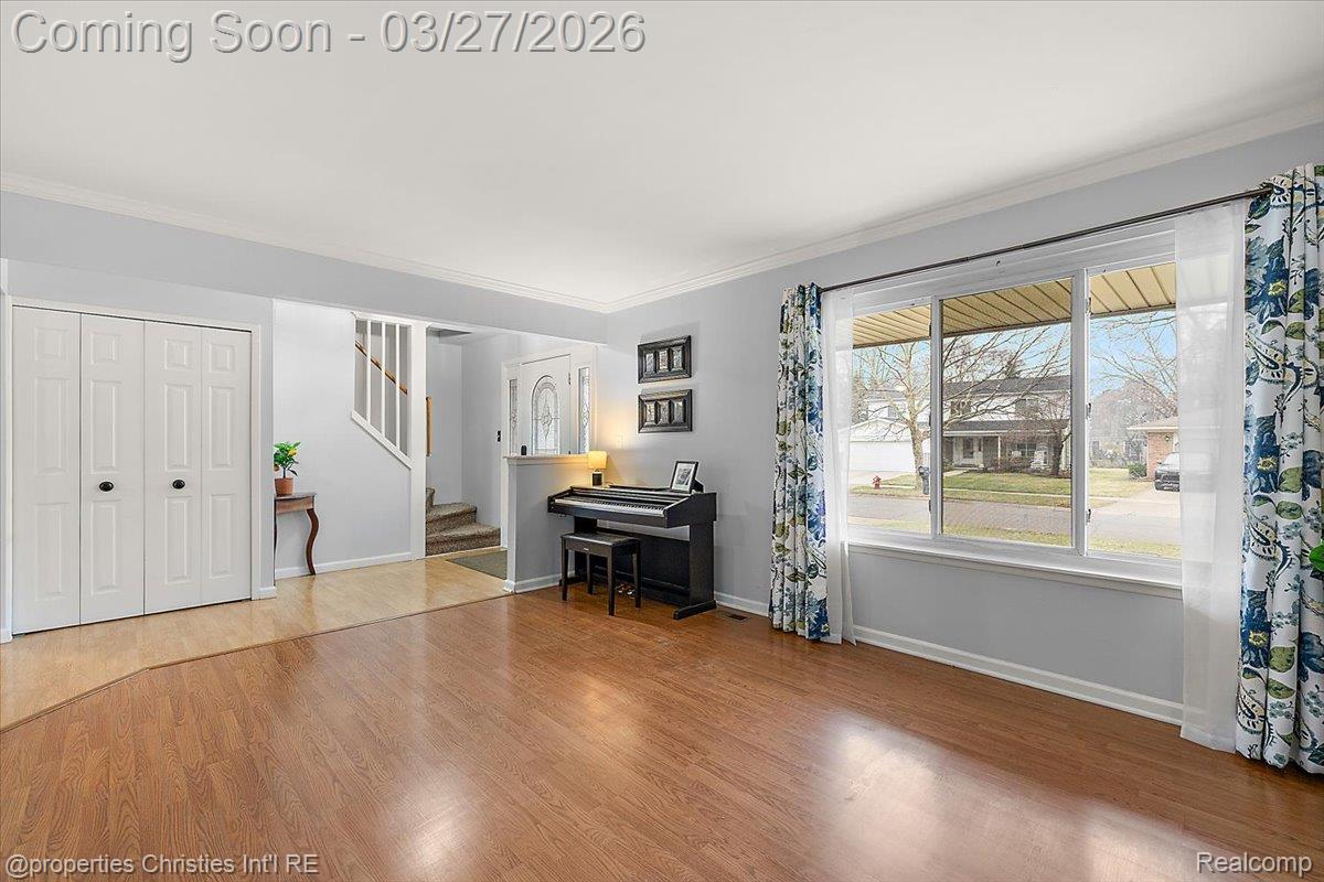 1711 Crestline Drive