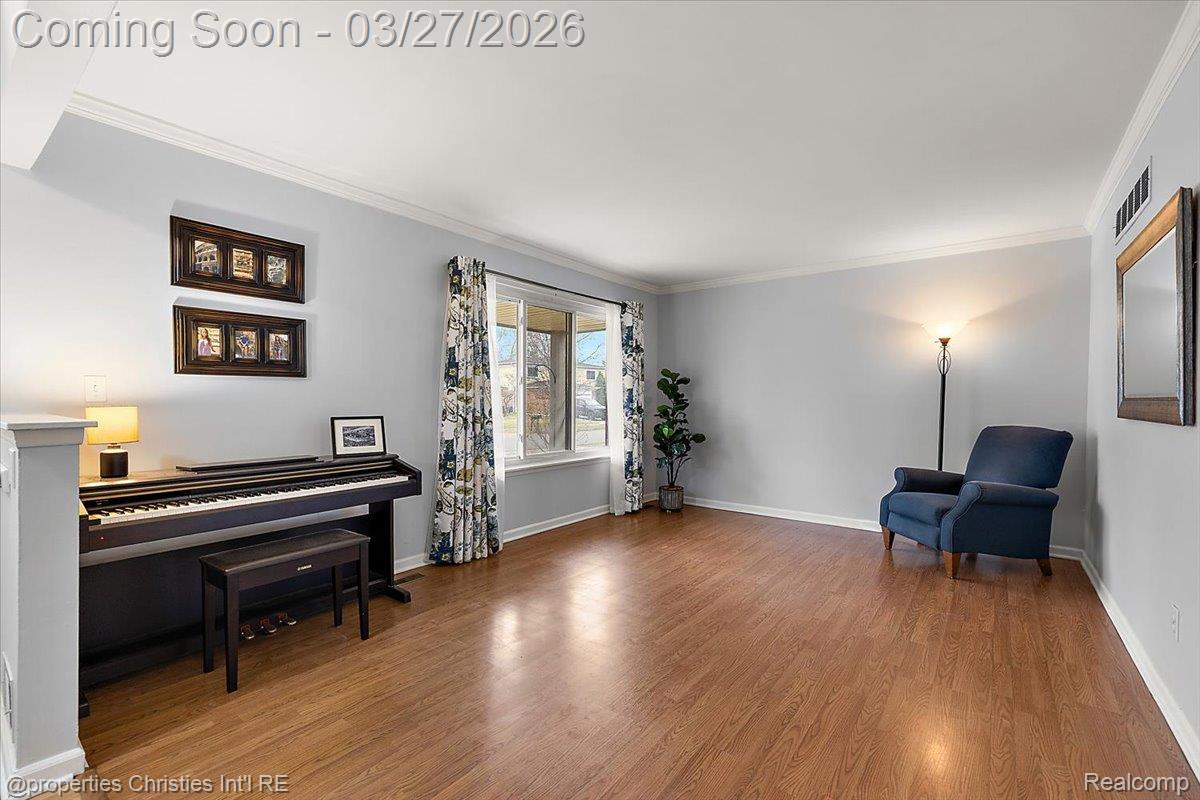 1711 Crestline Drive