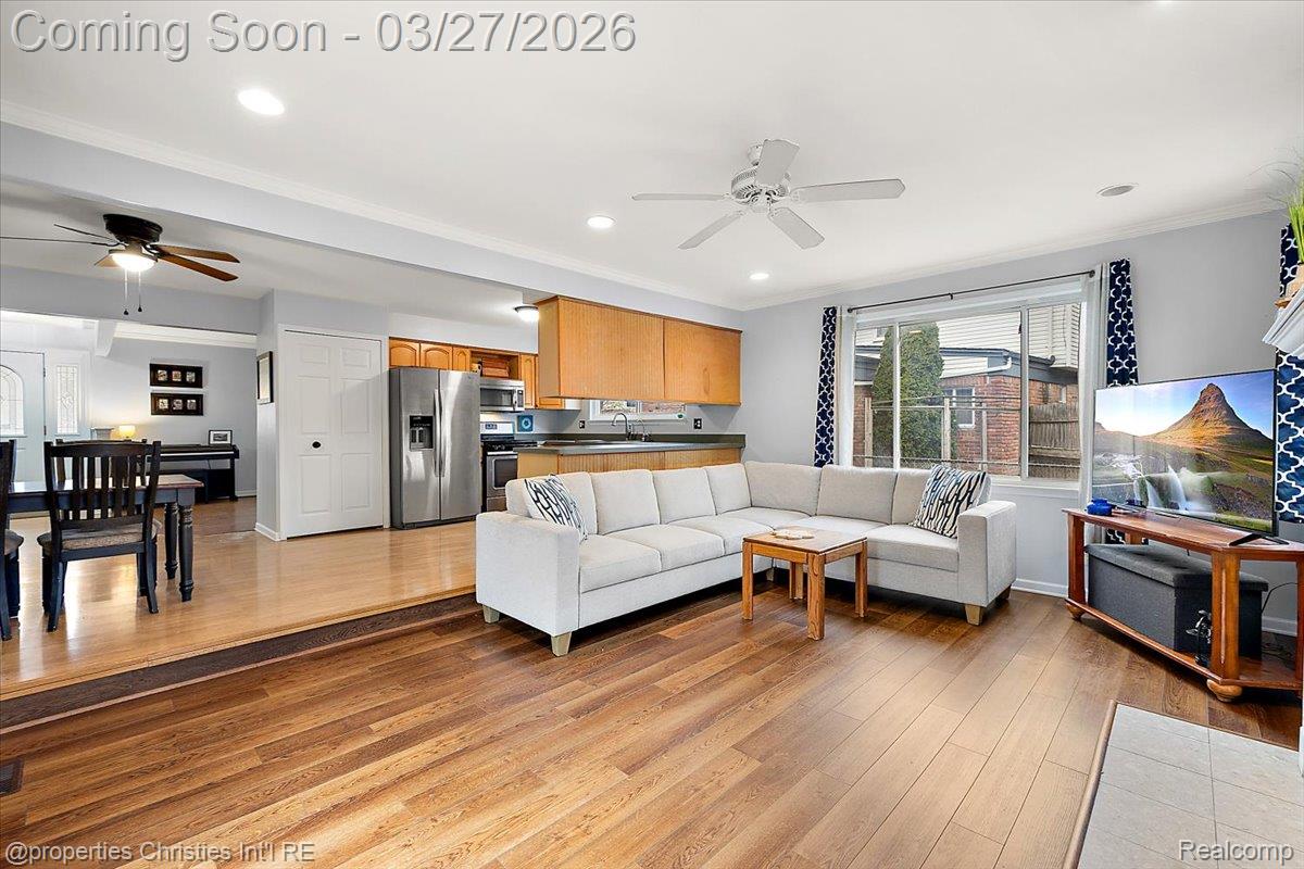 1711 Crestline Drive