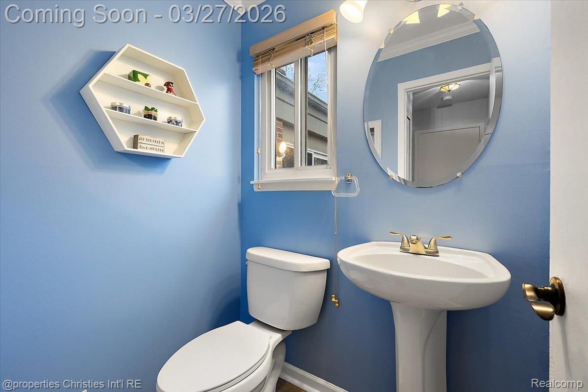 1711 Crestline Drive