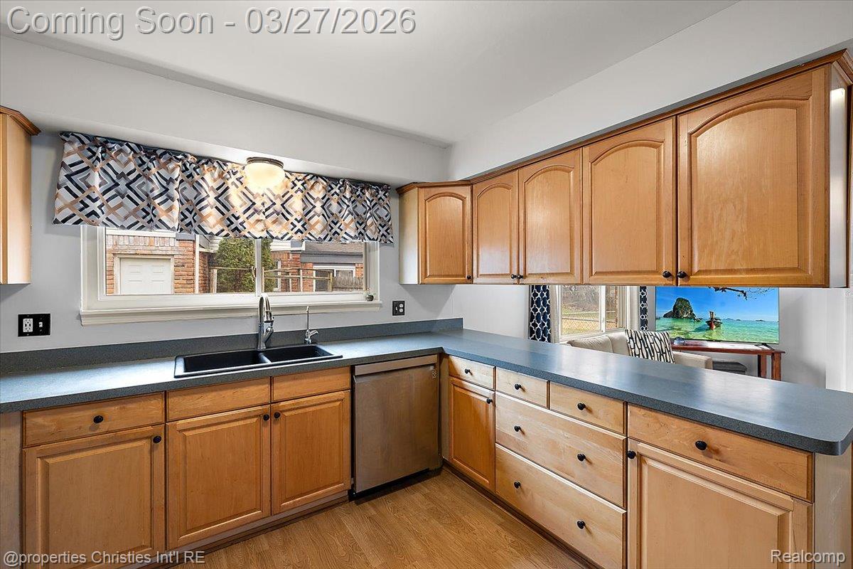 1711 Crestline Drive