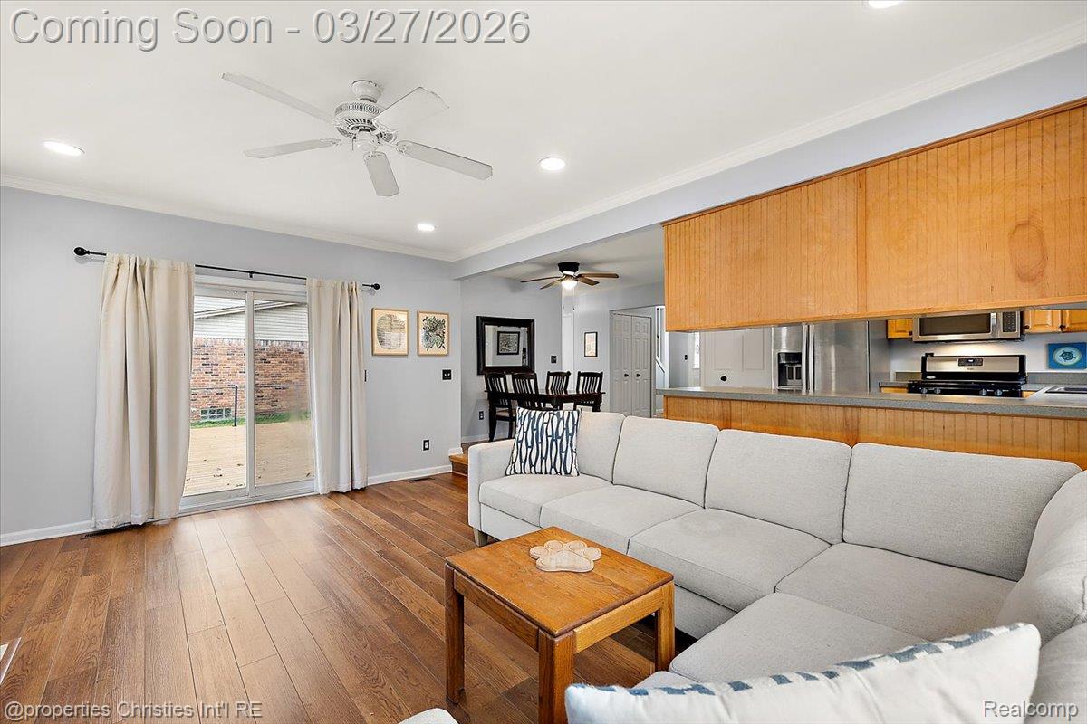 1711 Crestline Drive