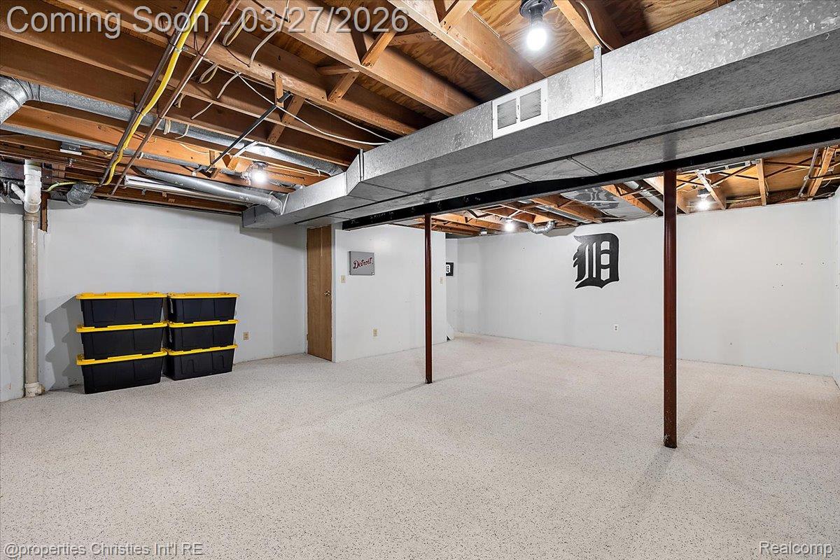 1711 Crestline Drive