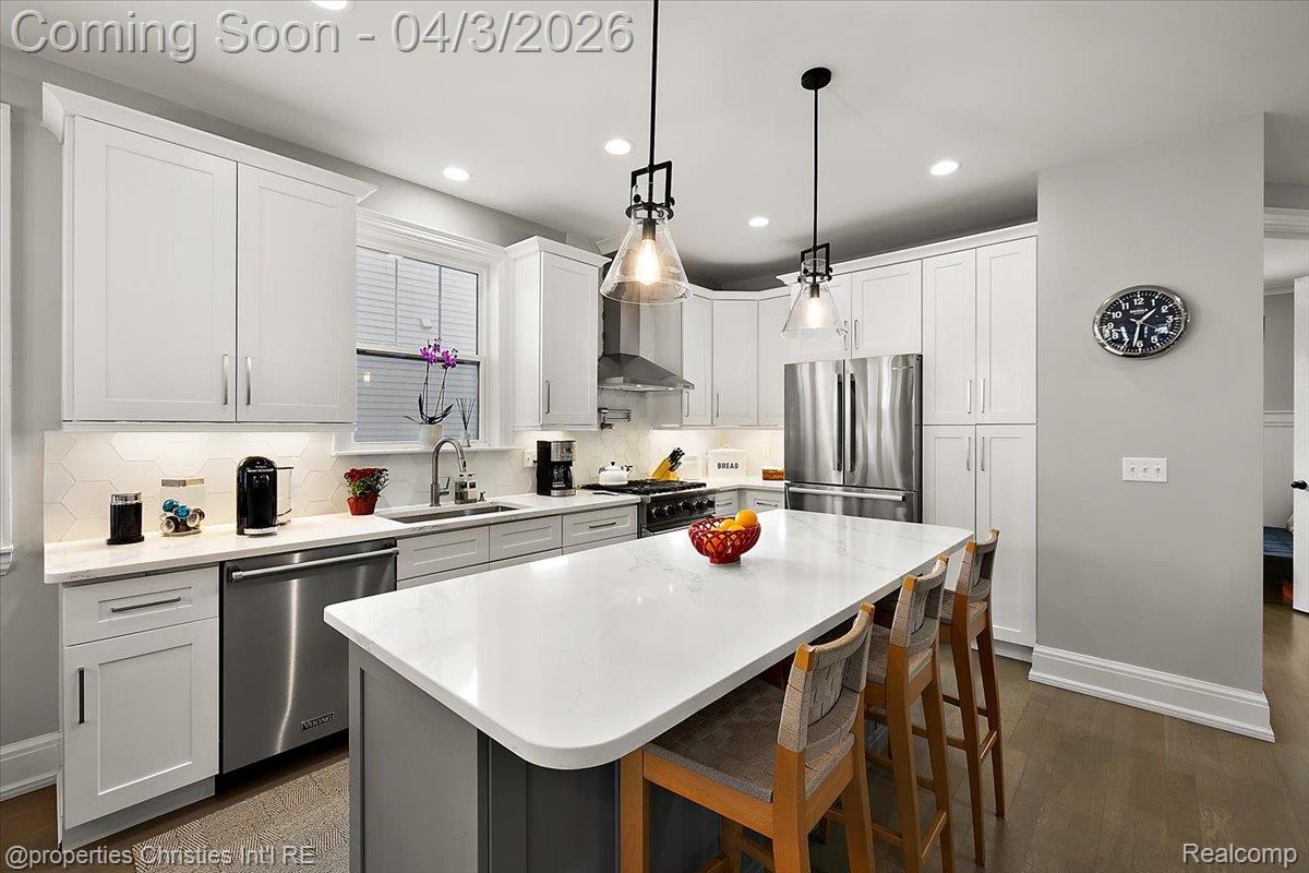 929 N Pleasant Street