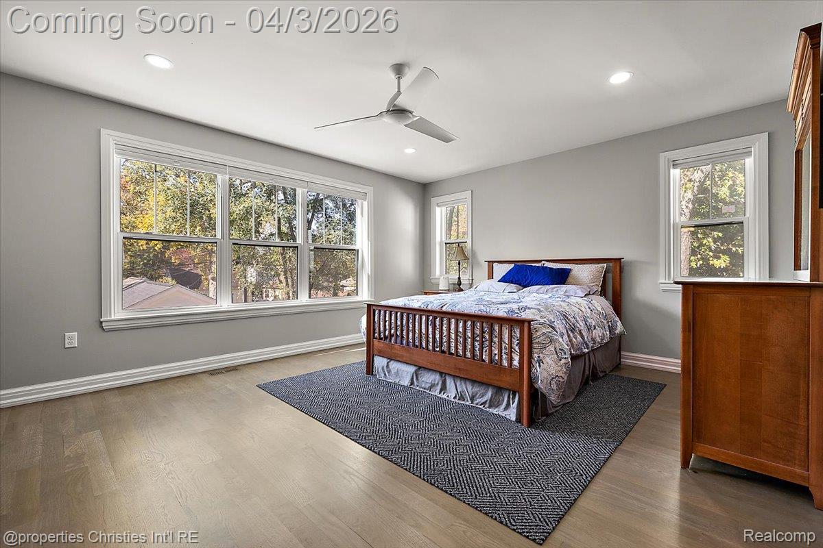 929 N Pleasant Street