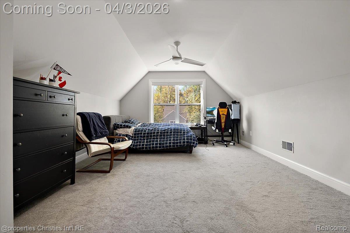 929 N Pleasant Street