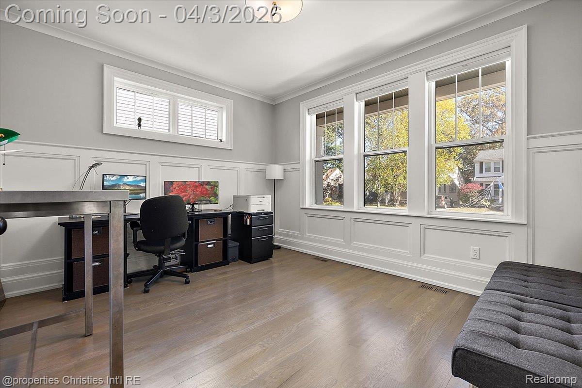 929 N Pleasant Street