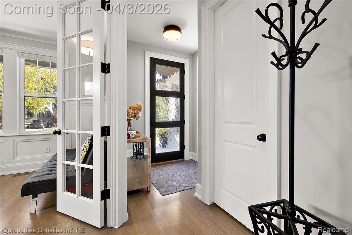 929 N Pleasant Street