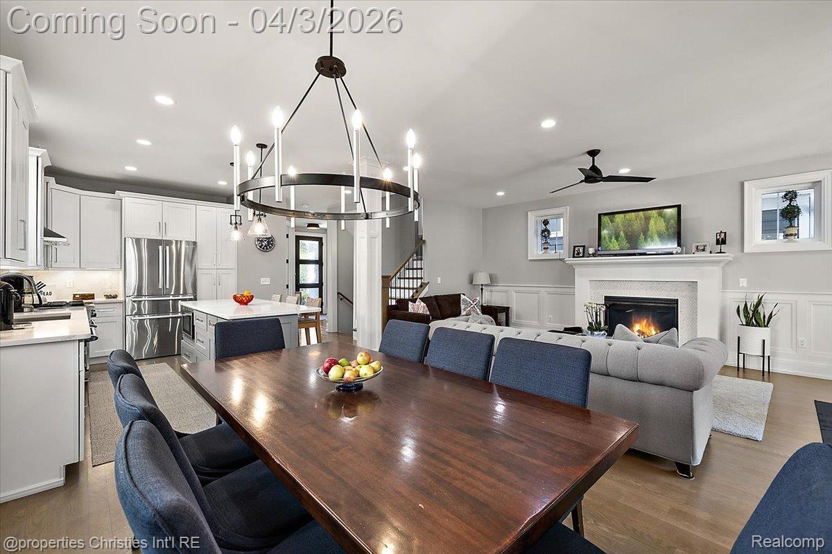 929 N Pleasant Street