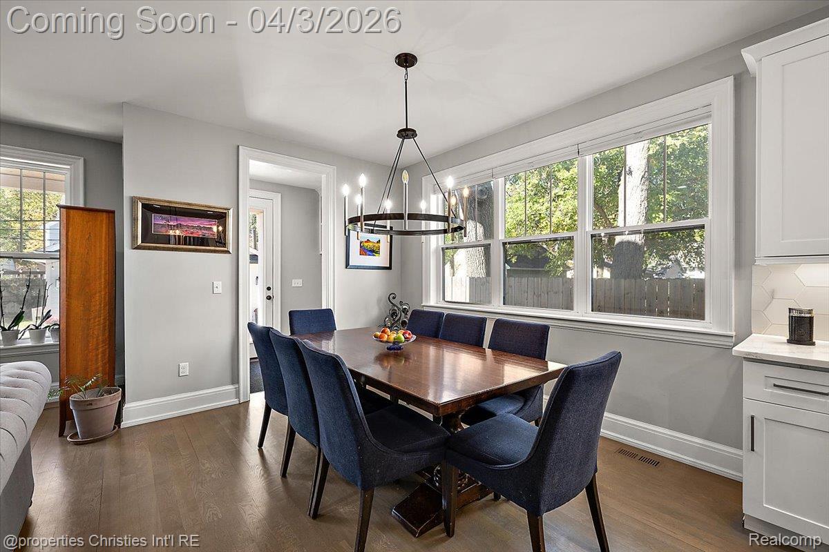 929 N Pleasant Street