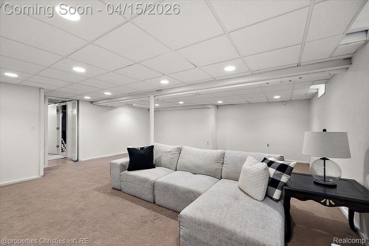 18851 Devonshire Street