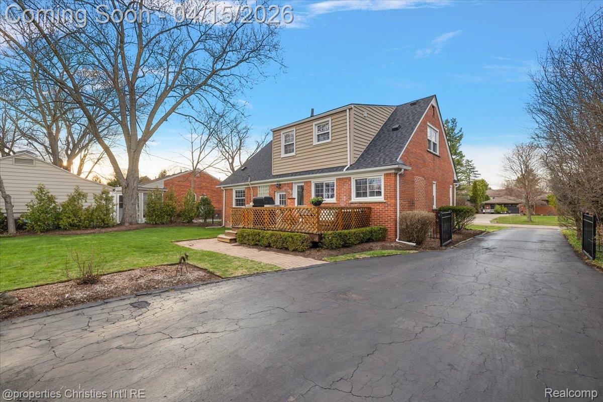 18851 Devonshire Street