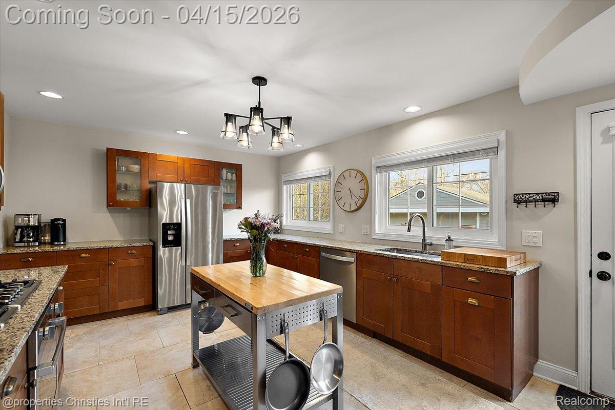 18851 Devonshire Street