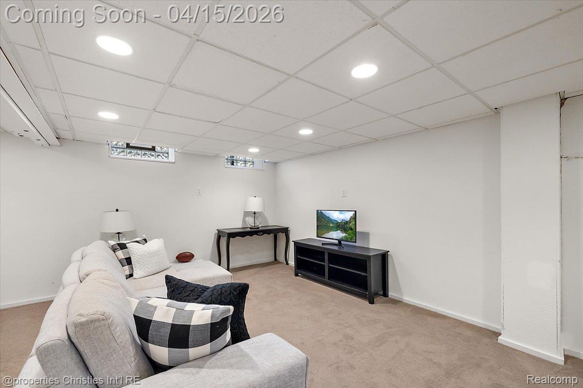 18851 Devonshire Street