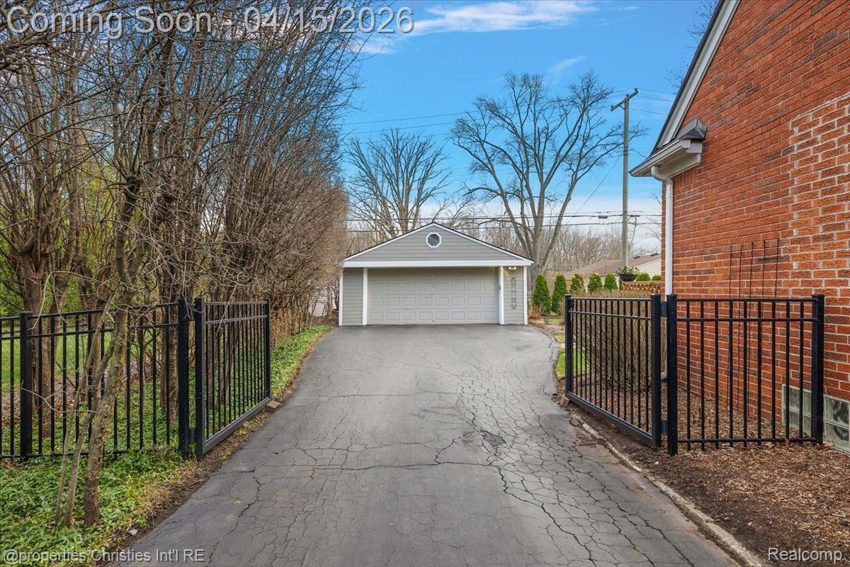 18851 Devonshire Street