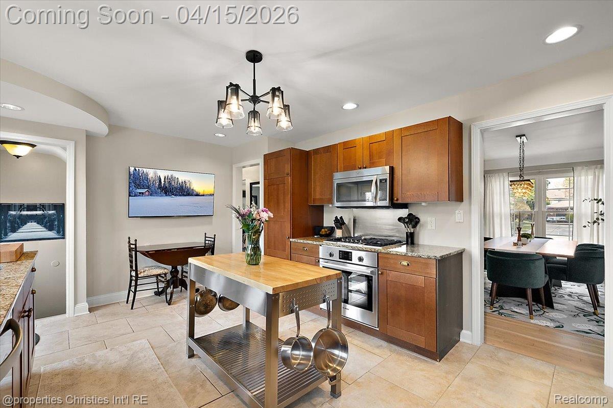 18851 Devonshire Street