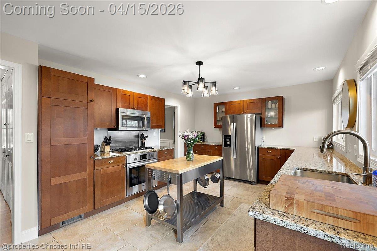 18851 Devonshire Street