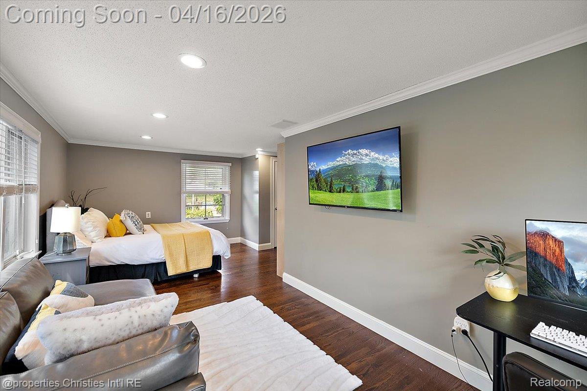 3060 Chickering Lane