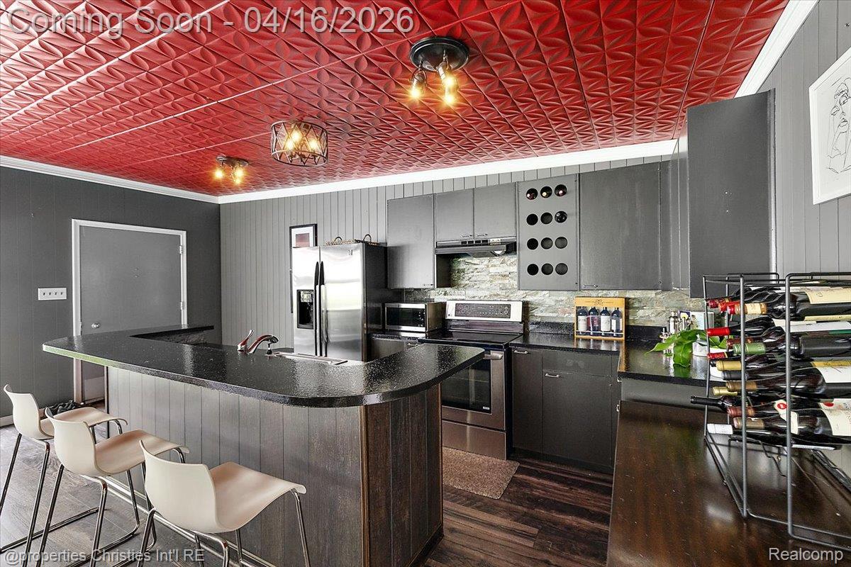 3060 Chickering Lane