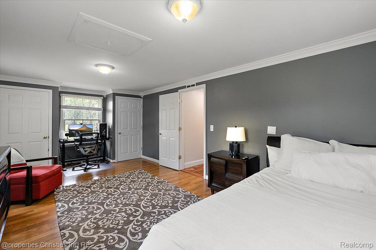 3060 Chickering Lane