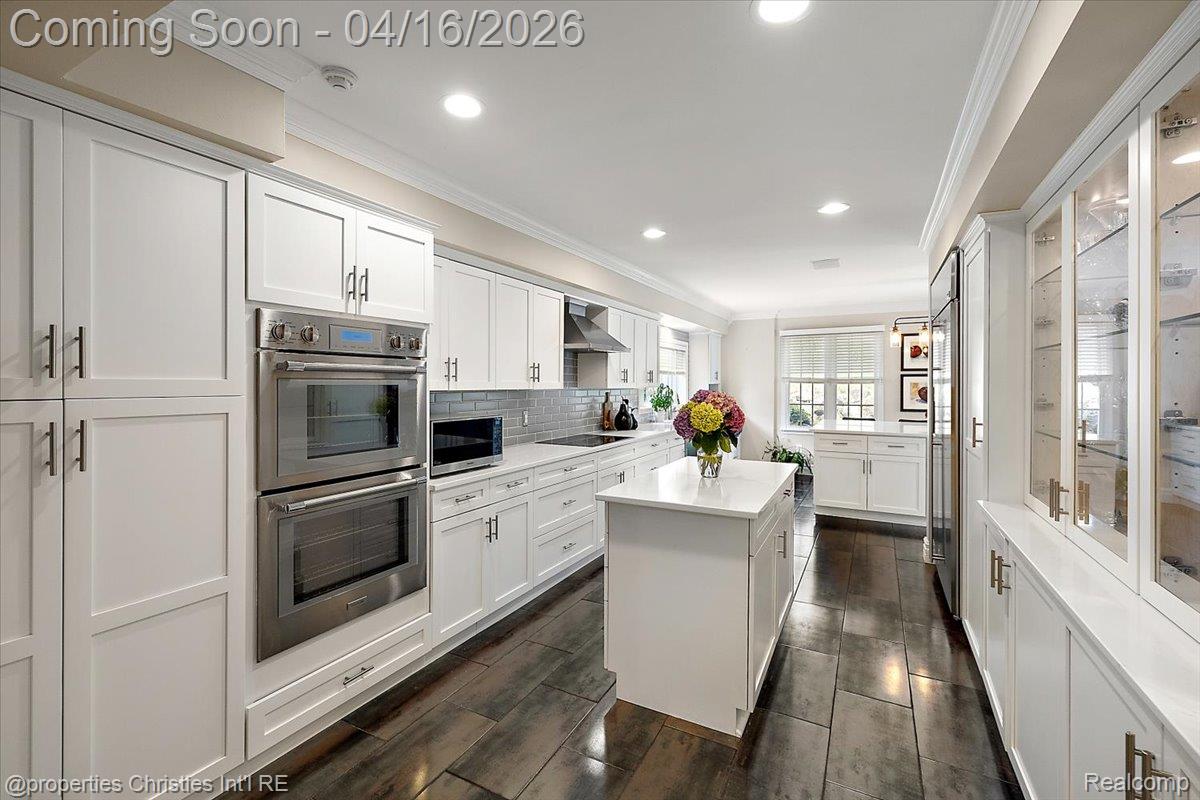 3060 Chickering Lane