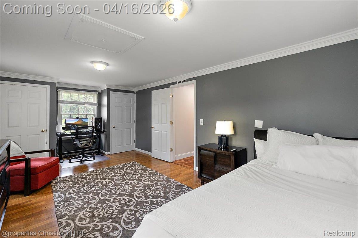 3060 Chickering Lane