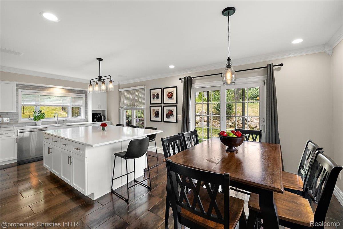 3060 Chickering Lane
