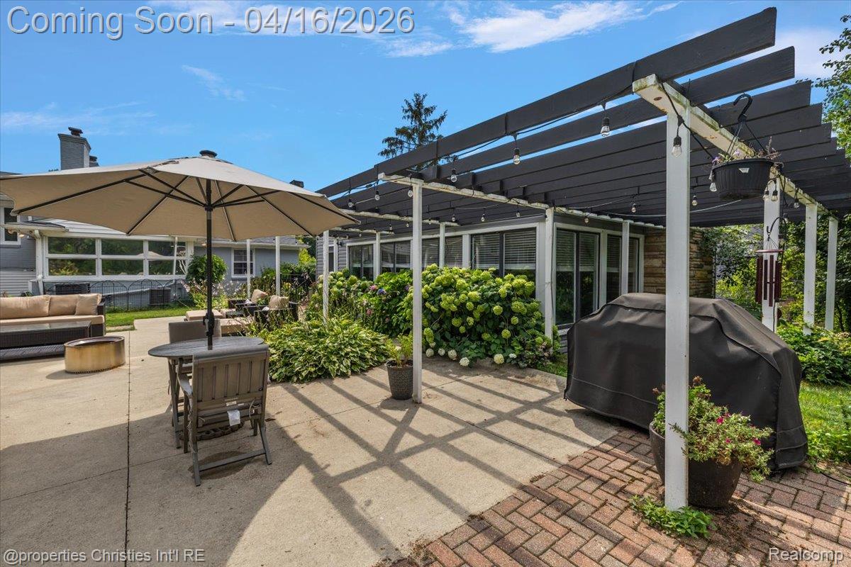 3060 Chickering Lane