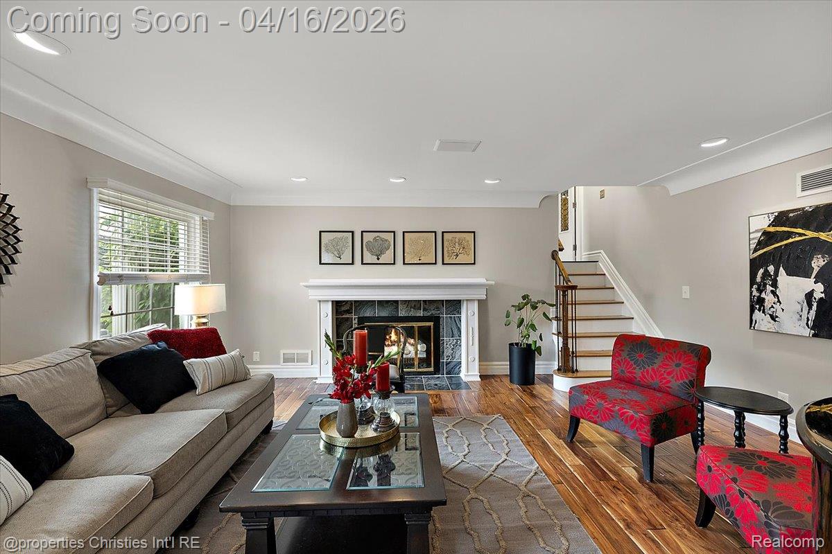 3060 Chickering Lane