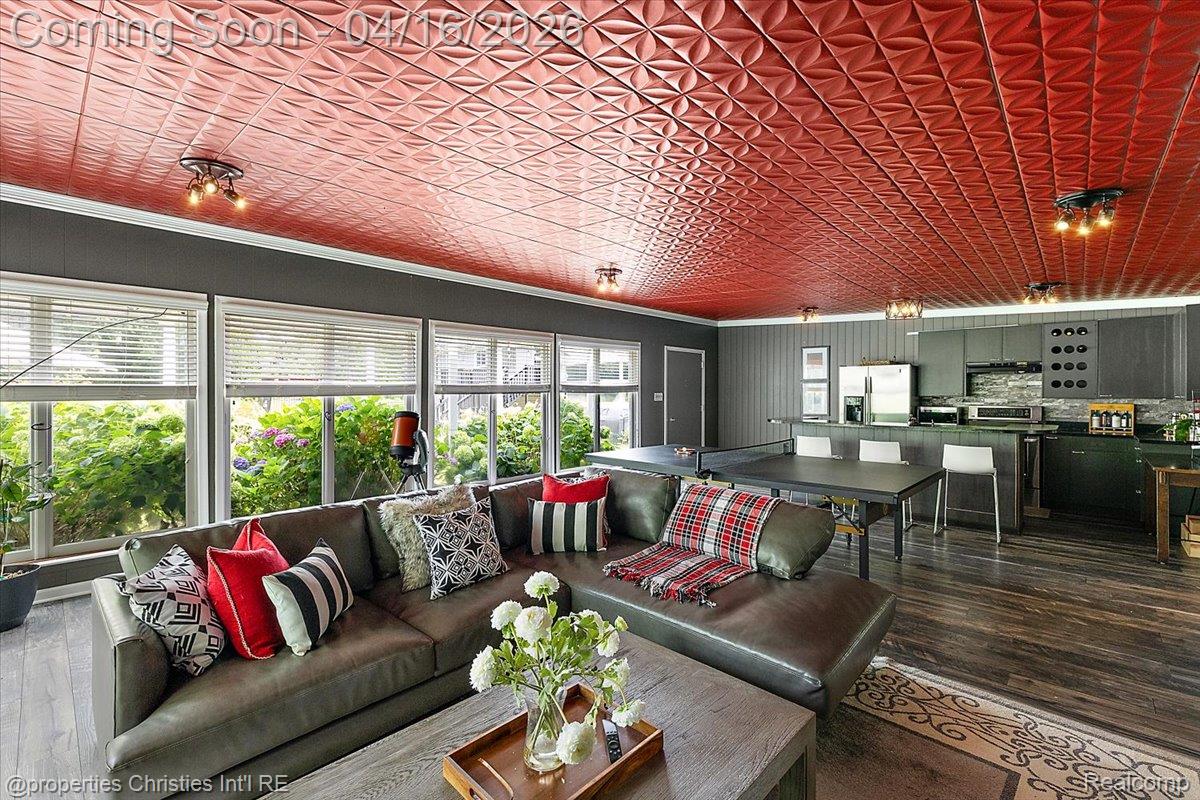 3060 Chickering Lane