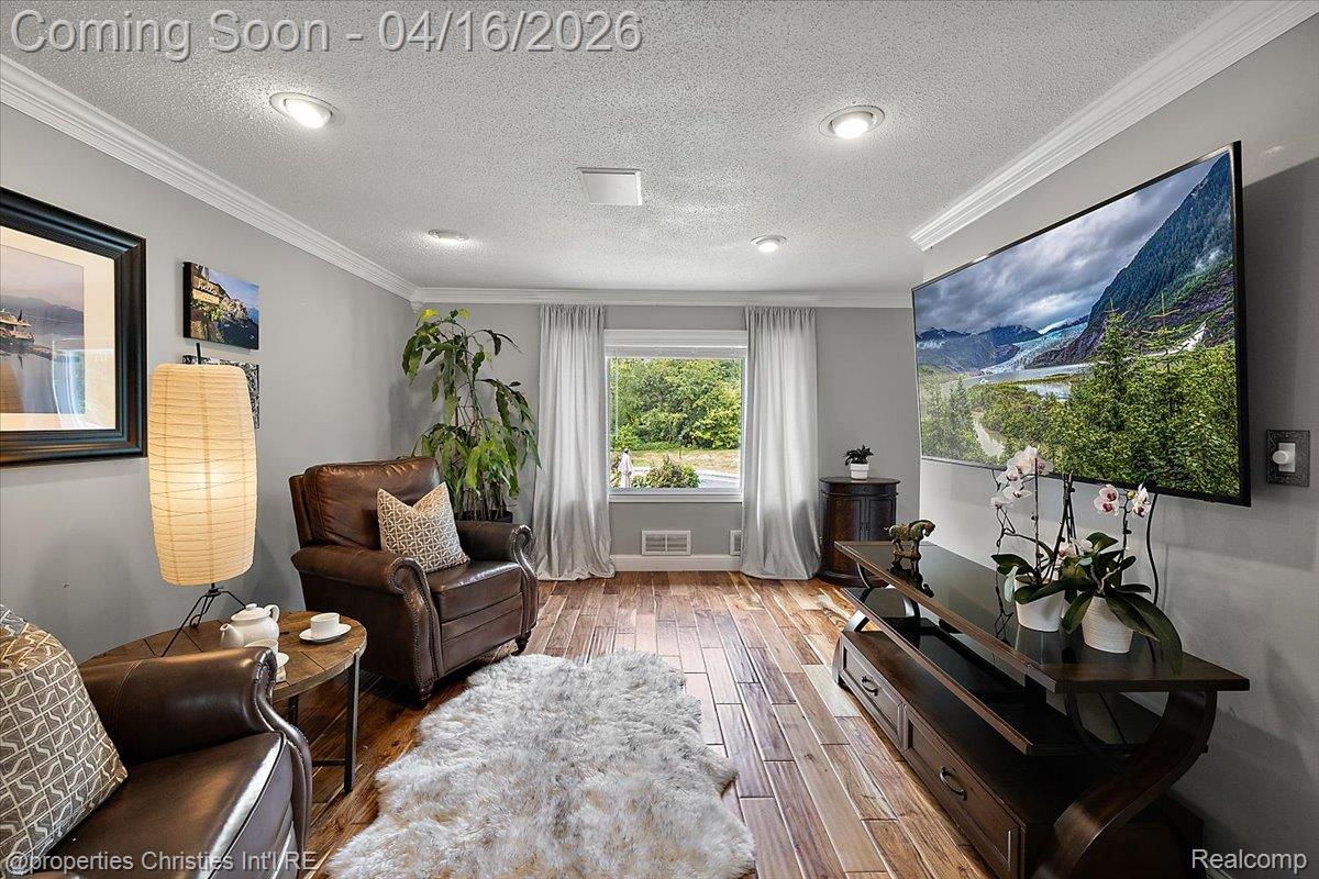 3060 Chickering Lane