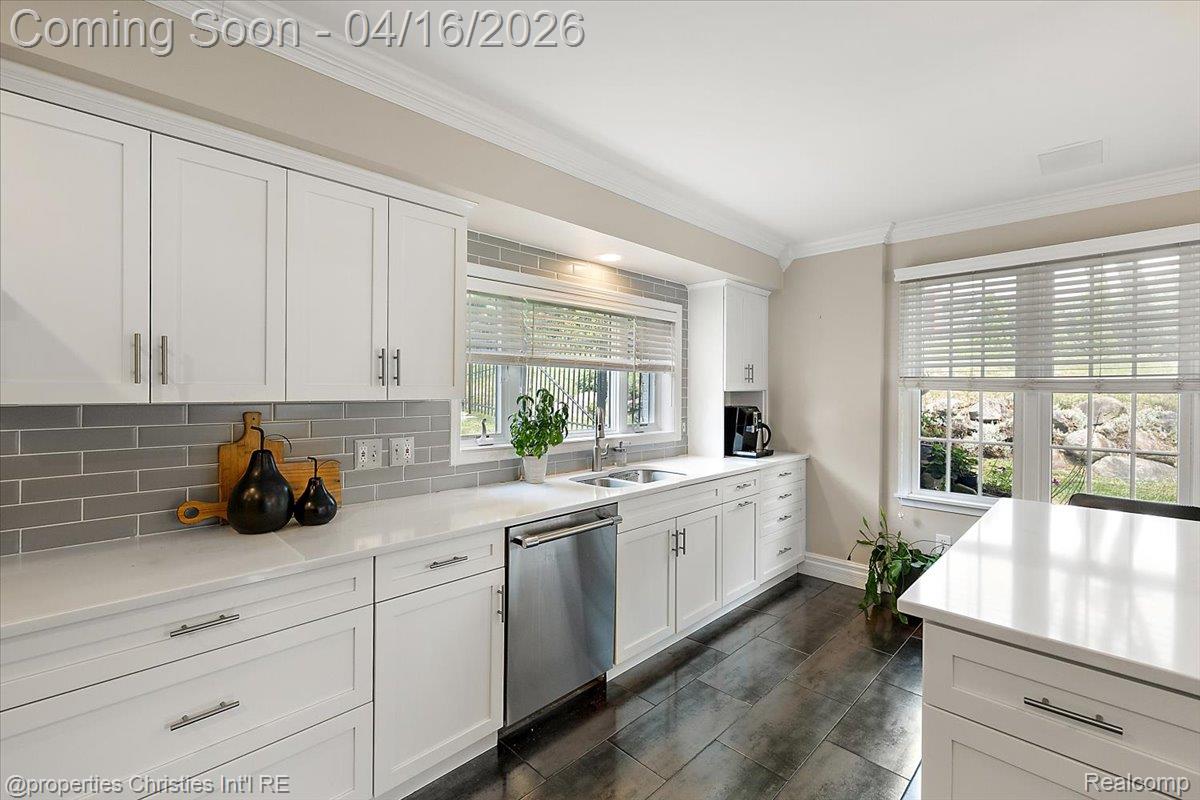 3060 Chickering Lane