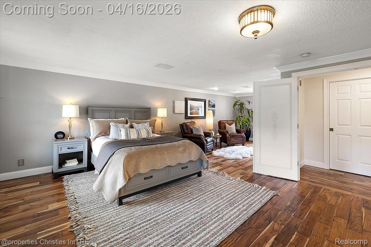 3060 Chickering Lane