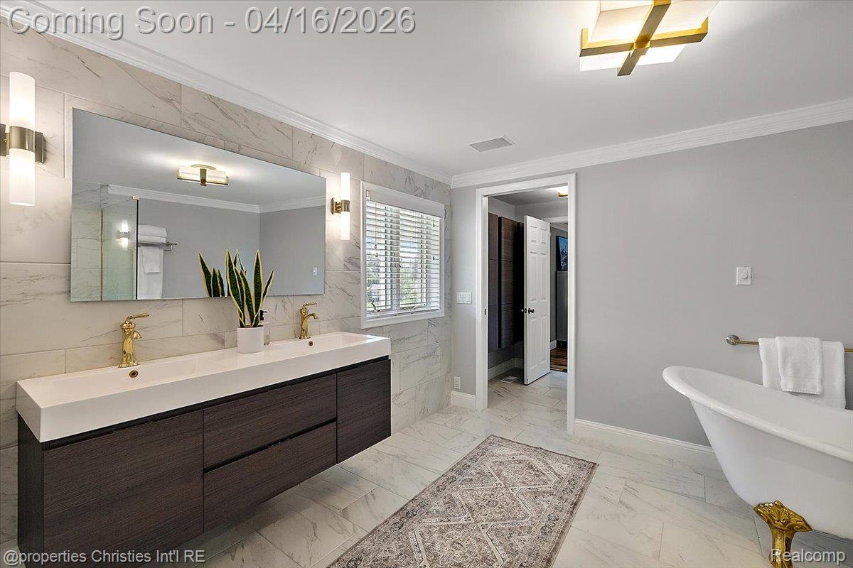 3060 Chickering Lane