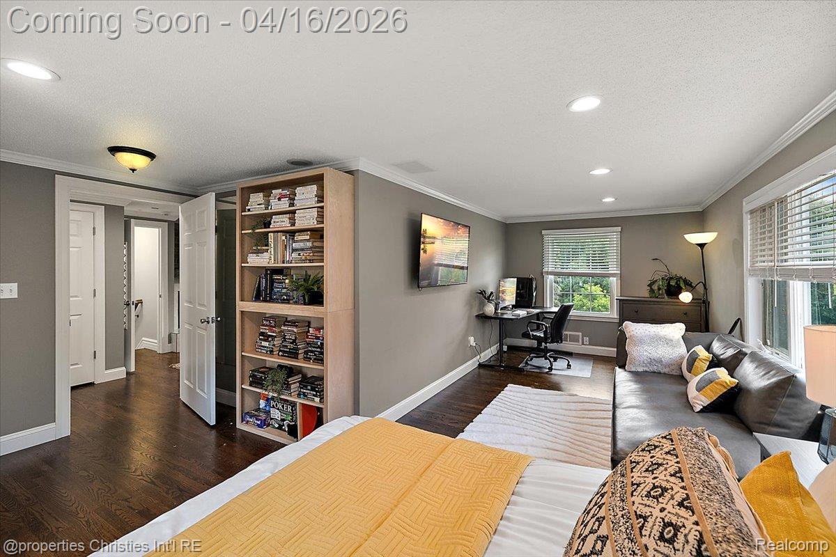 3060 Chickering Lane