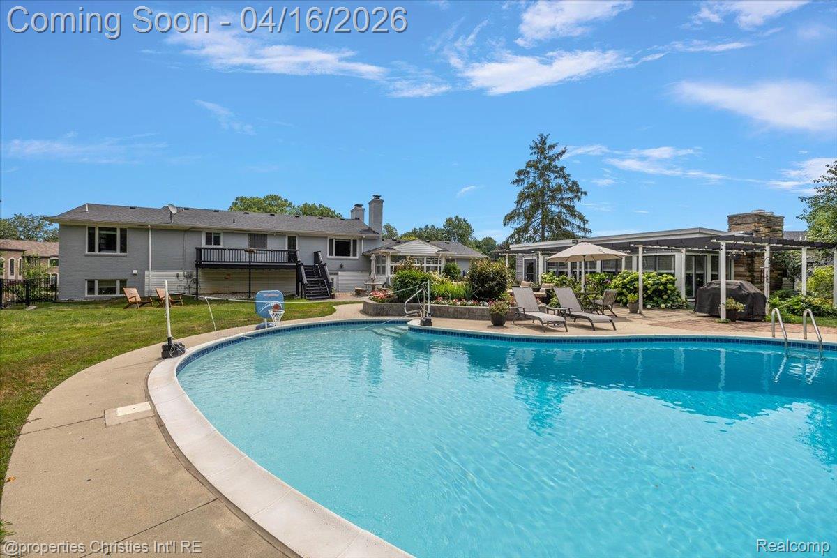 3060 Chickering Lane