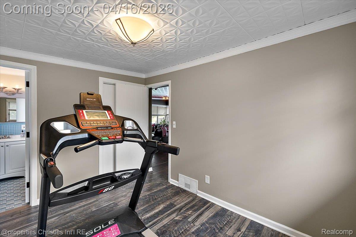 3060 Chickering Lane