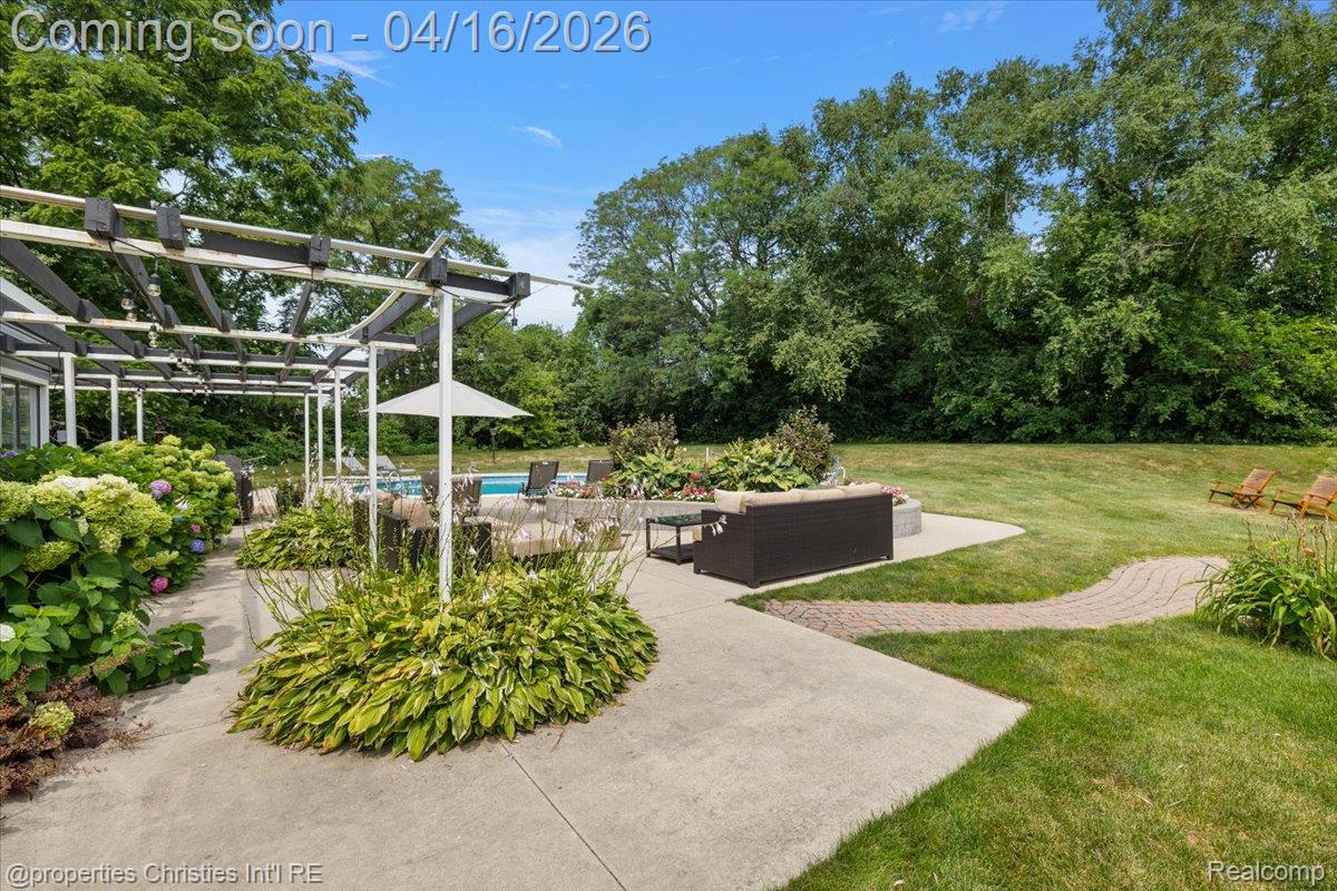 3060 Chickering Lane