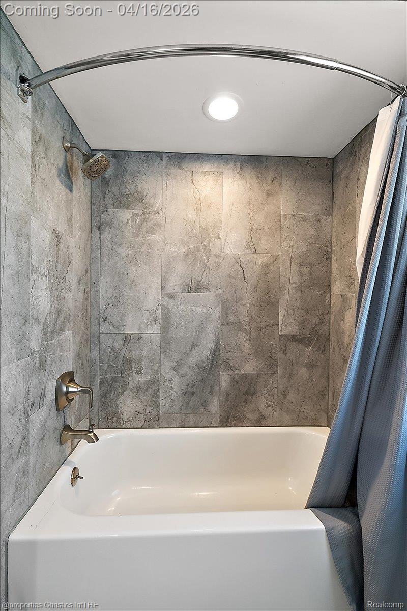 3060 Chickering Lane