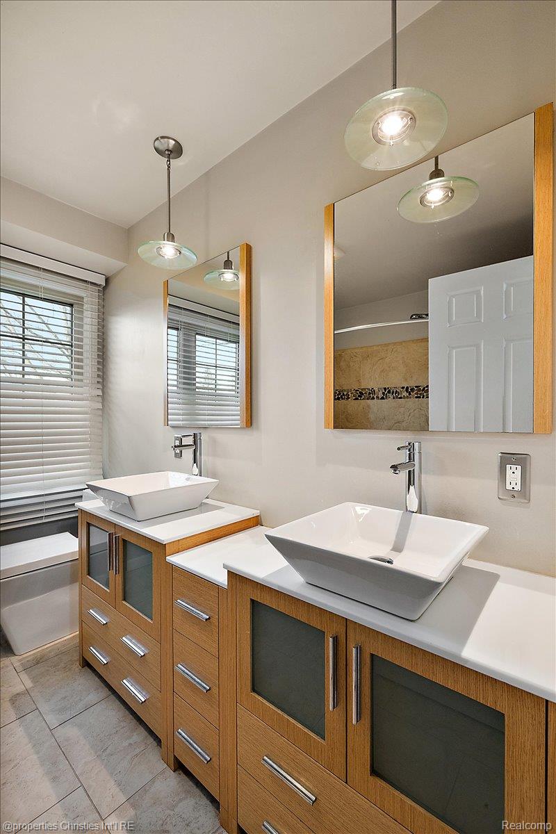 47269 S Chigwidden Drive