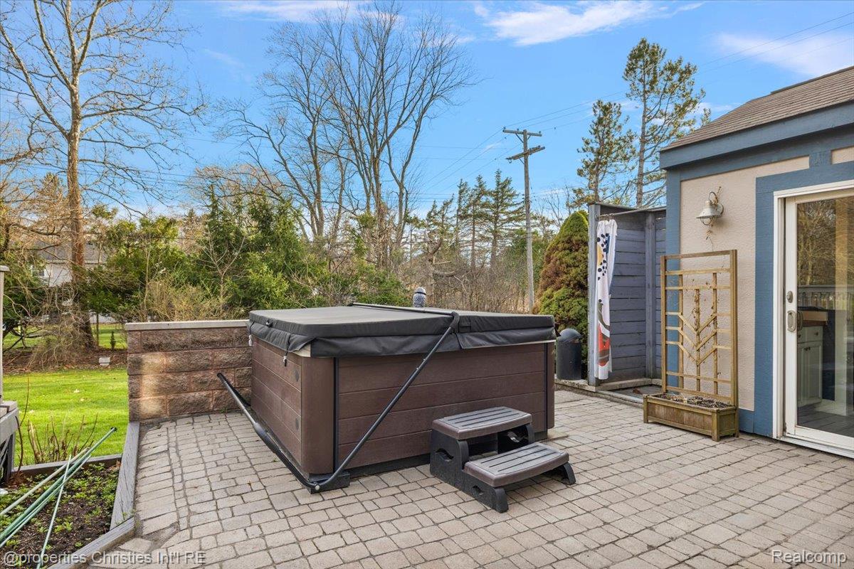 47269 S Chigwidden Drive