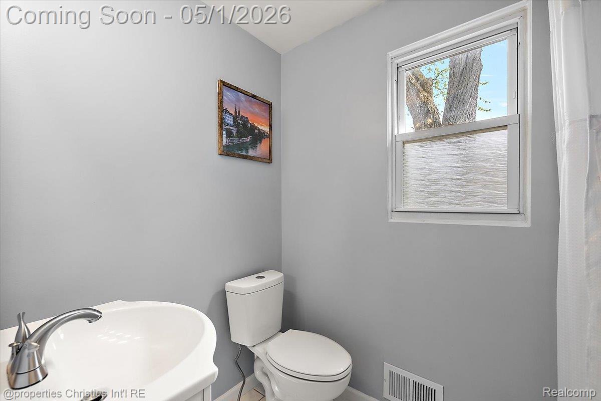 1691 Catalpa Drive
