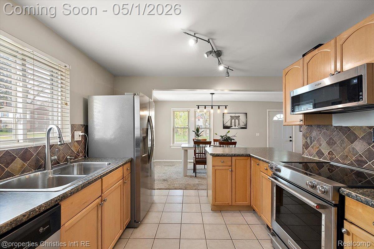 1691 Catalpa Drive