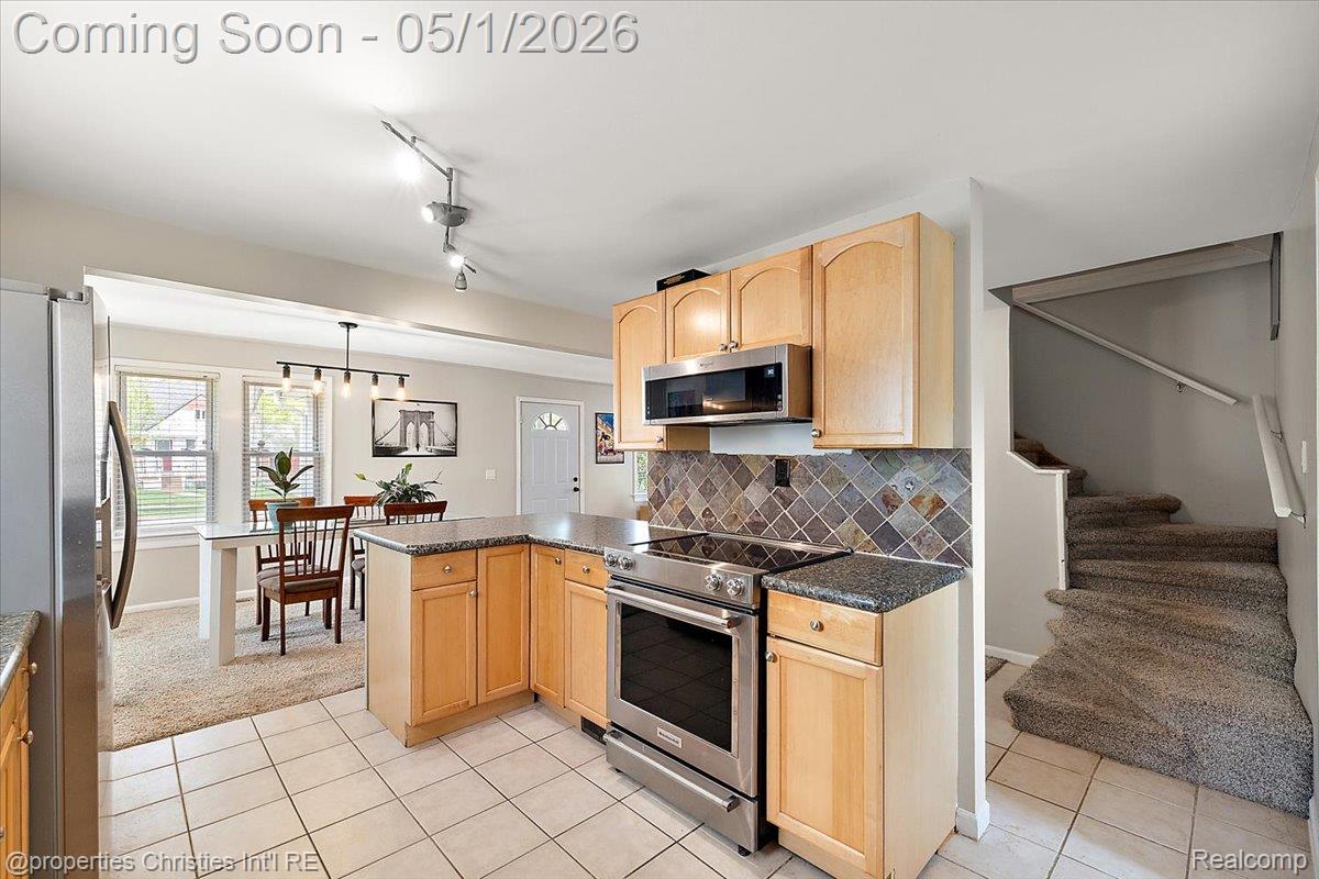 1691 Catalpa Drive