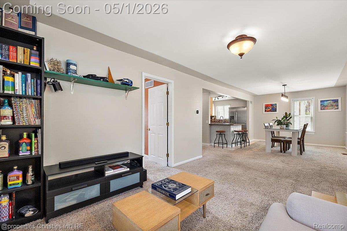 1691 Catalpa Drive