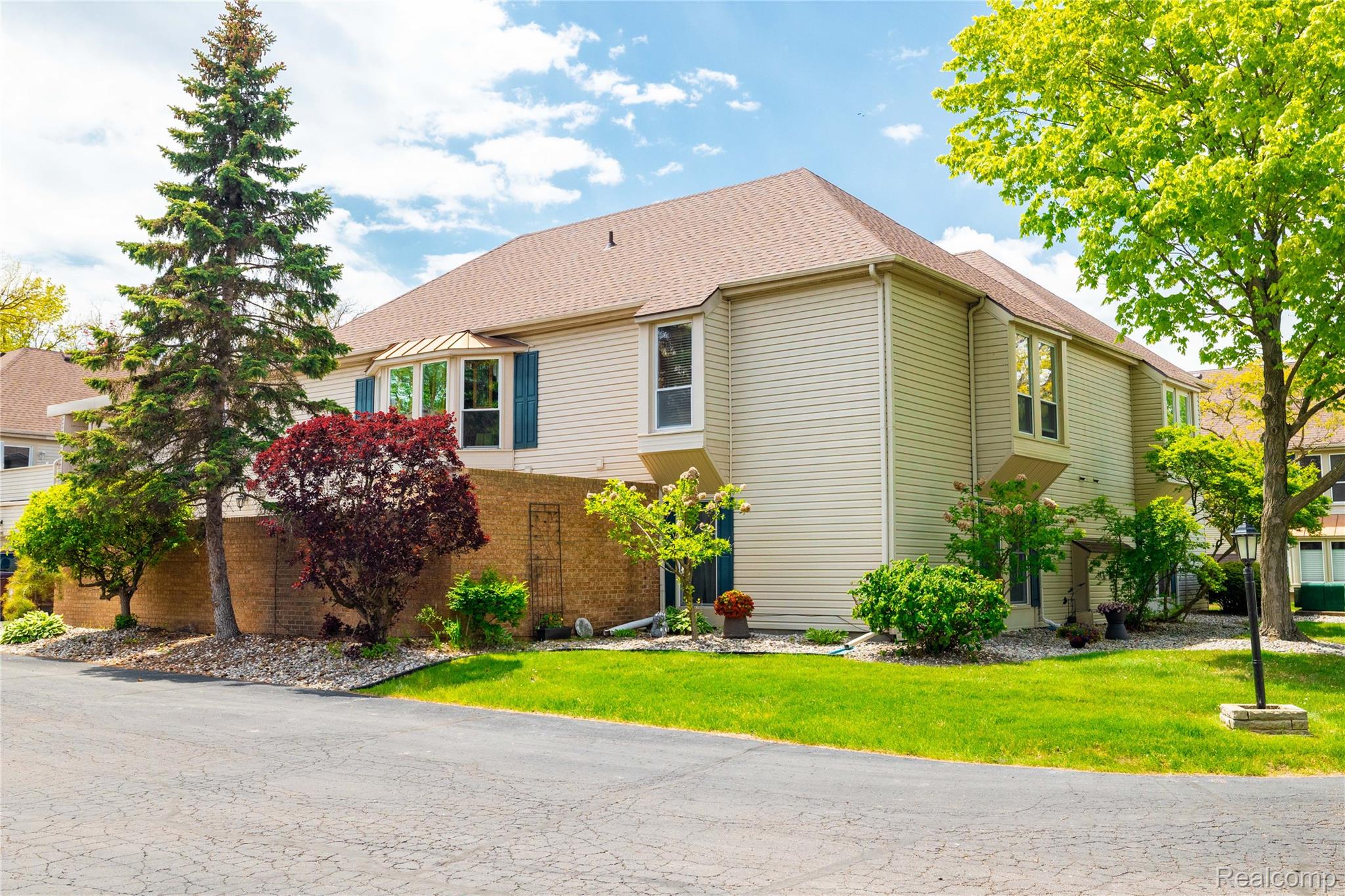 8095 Colony Drive Unit: 22