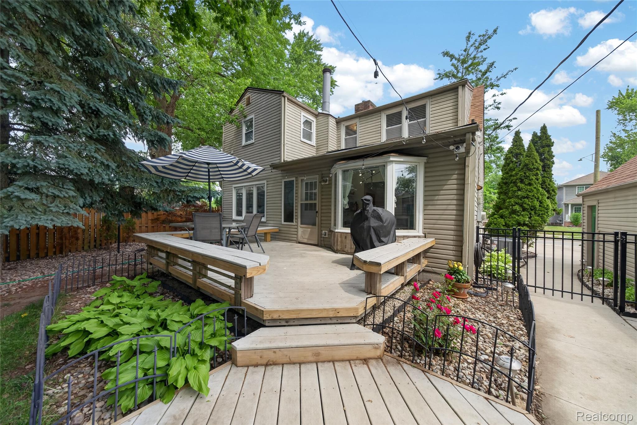 407 Waverley Avenue