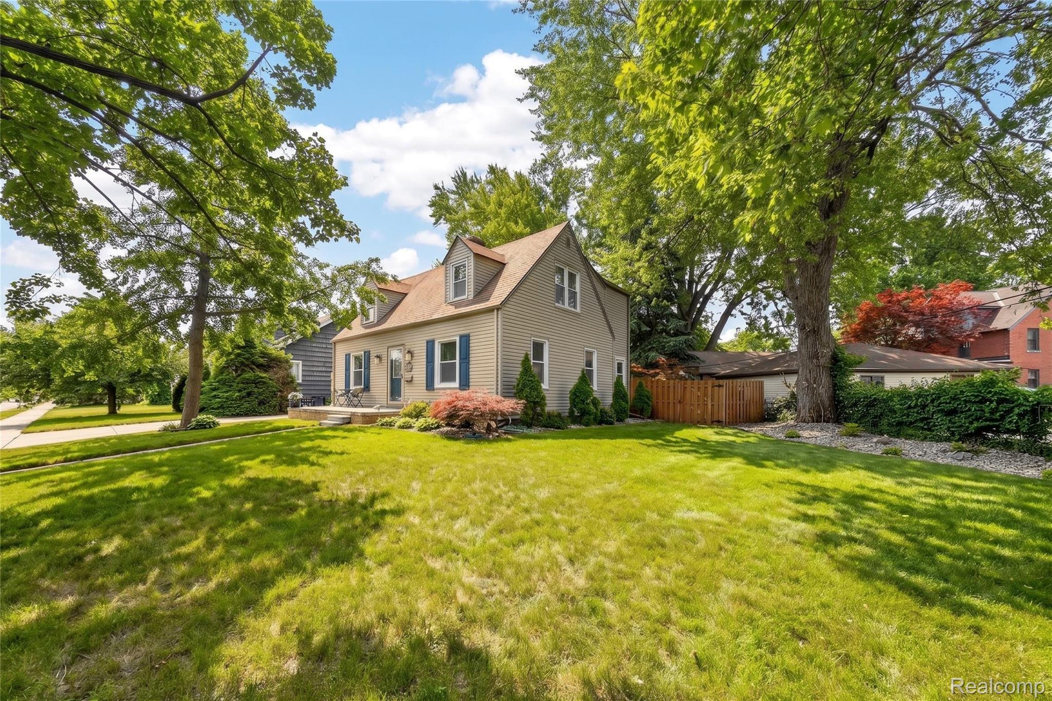 407 Waverley Avenue