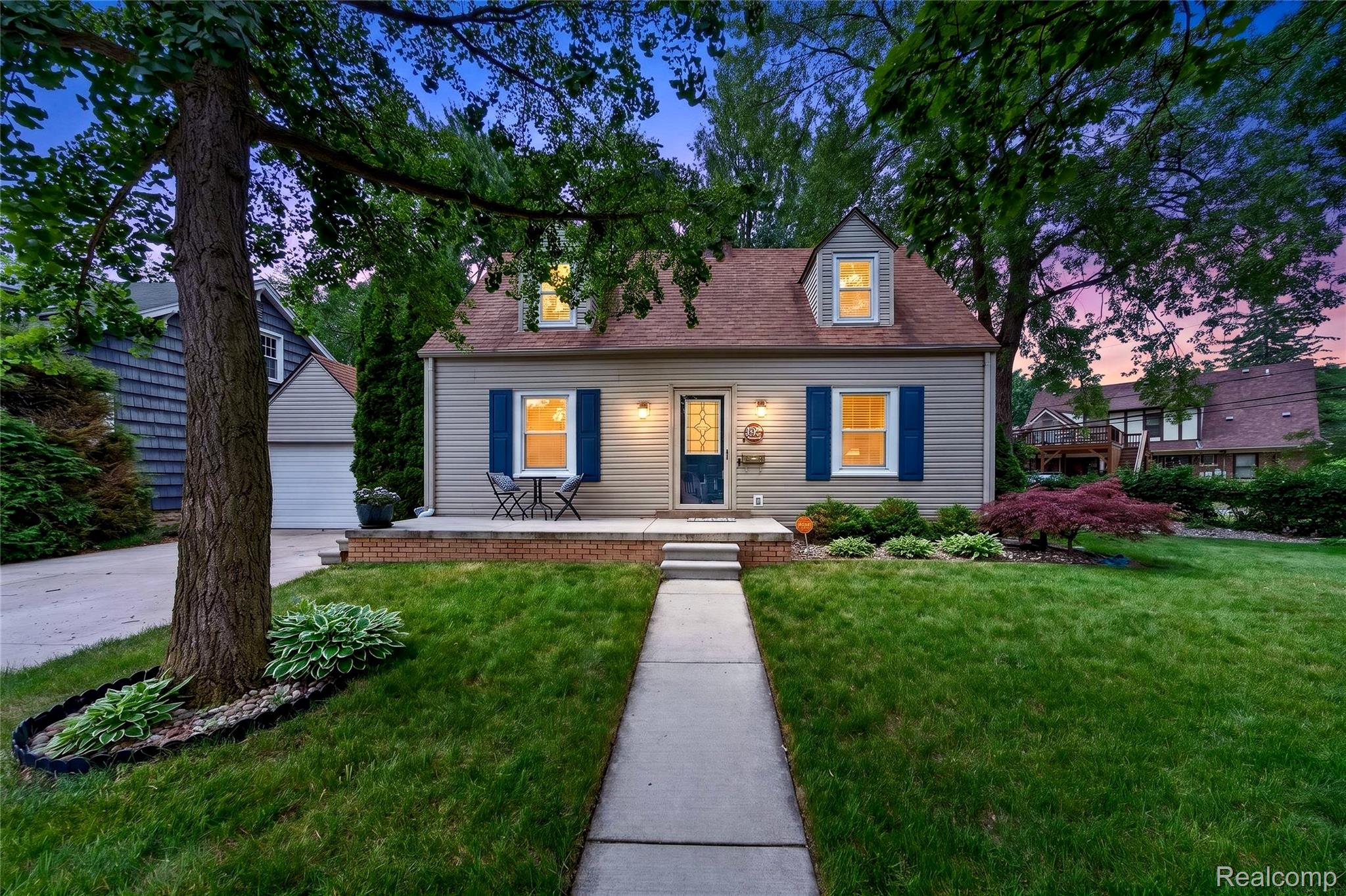 407 Waverley Avenue
