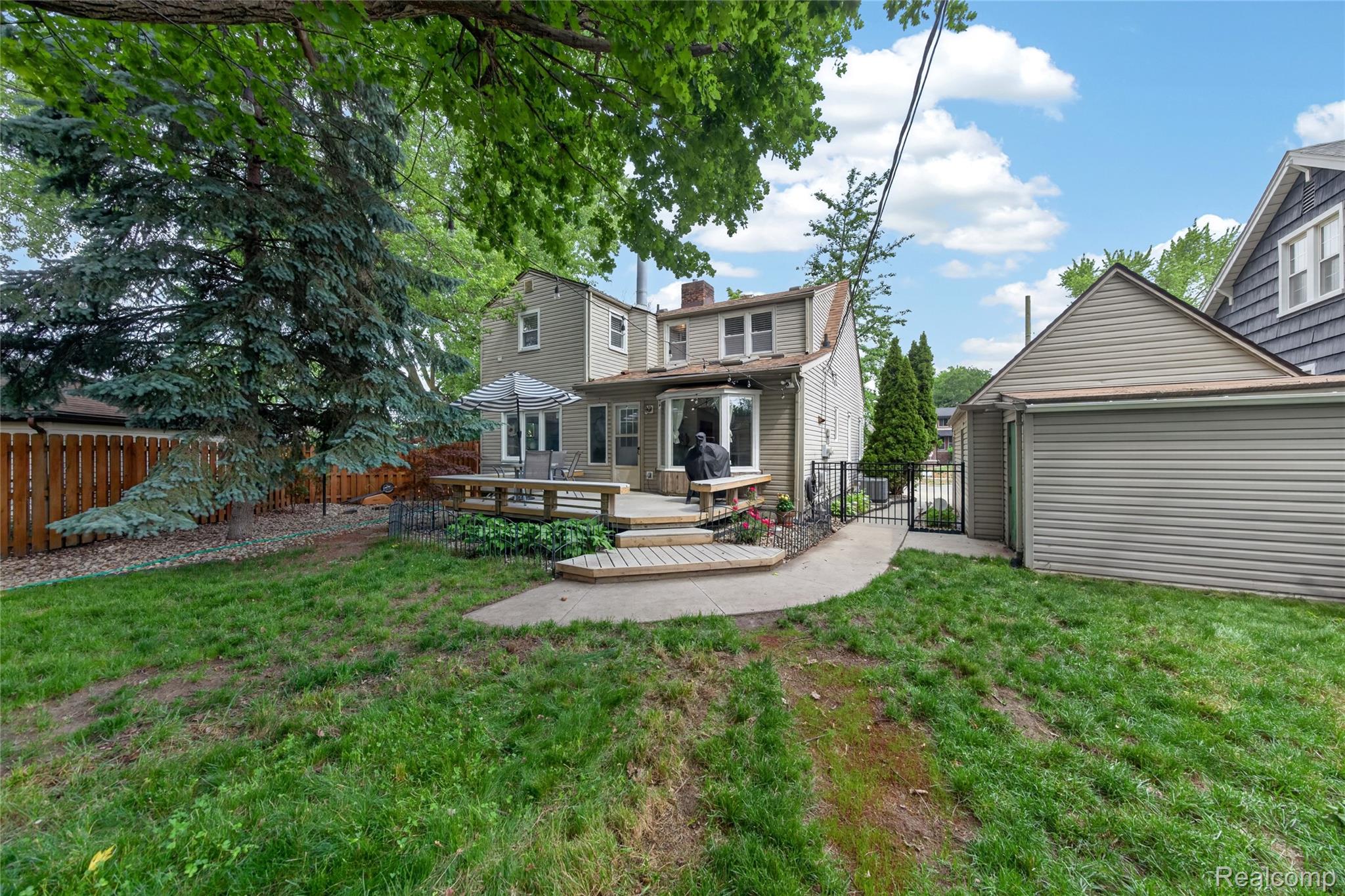 407 Waverley Avenue